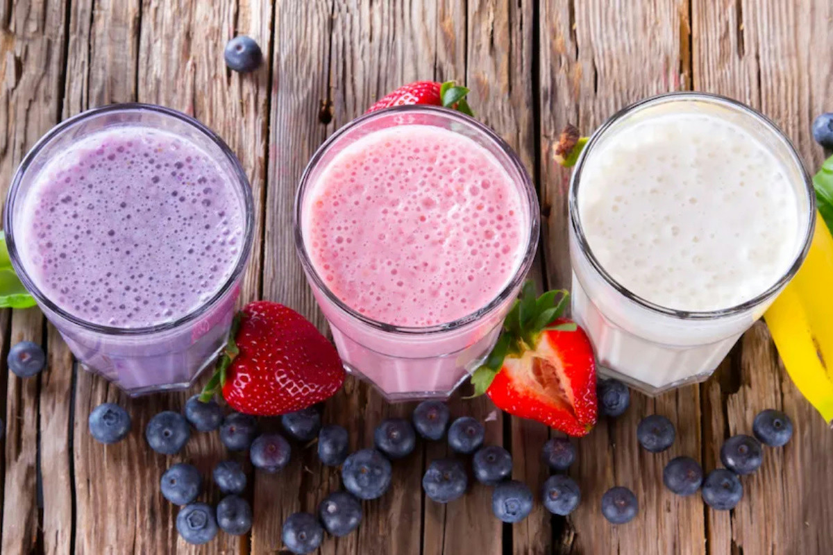 Per una bevanda fresca e veloce questo smoothie si prepara in pochi minuti con ingredienti naturali