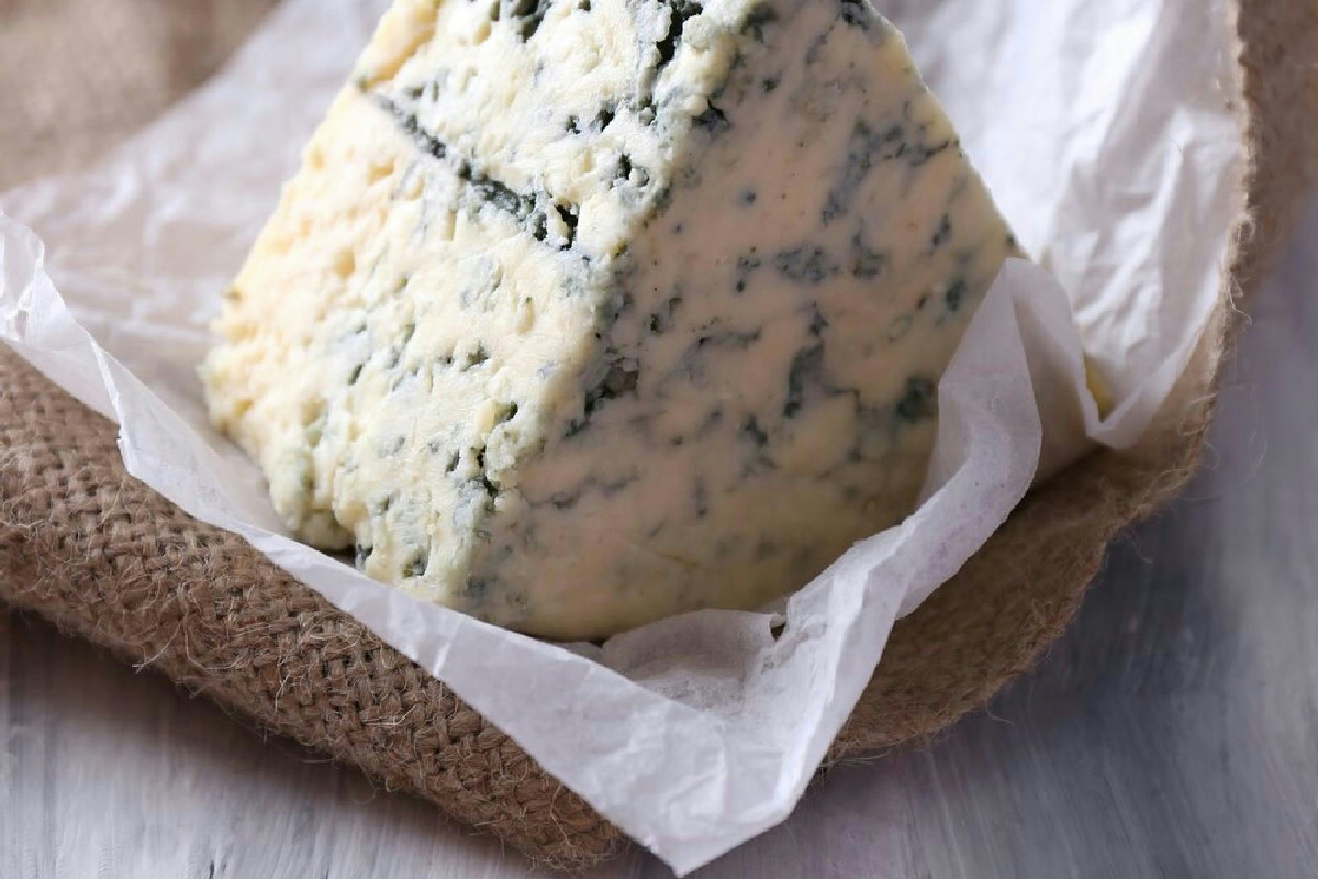 L’abbinamento perfetto per antipasti eleganti: cestini con gorgonzola, sedano e noci da provare