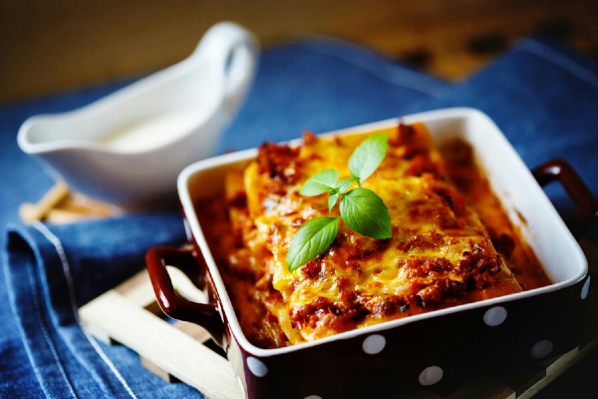 Prepara le lasagne alla bolognese perfette con la crosticina dorata in superficie