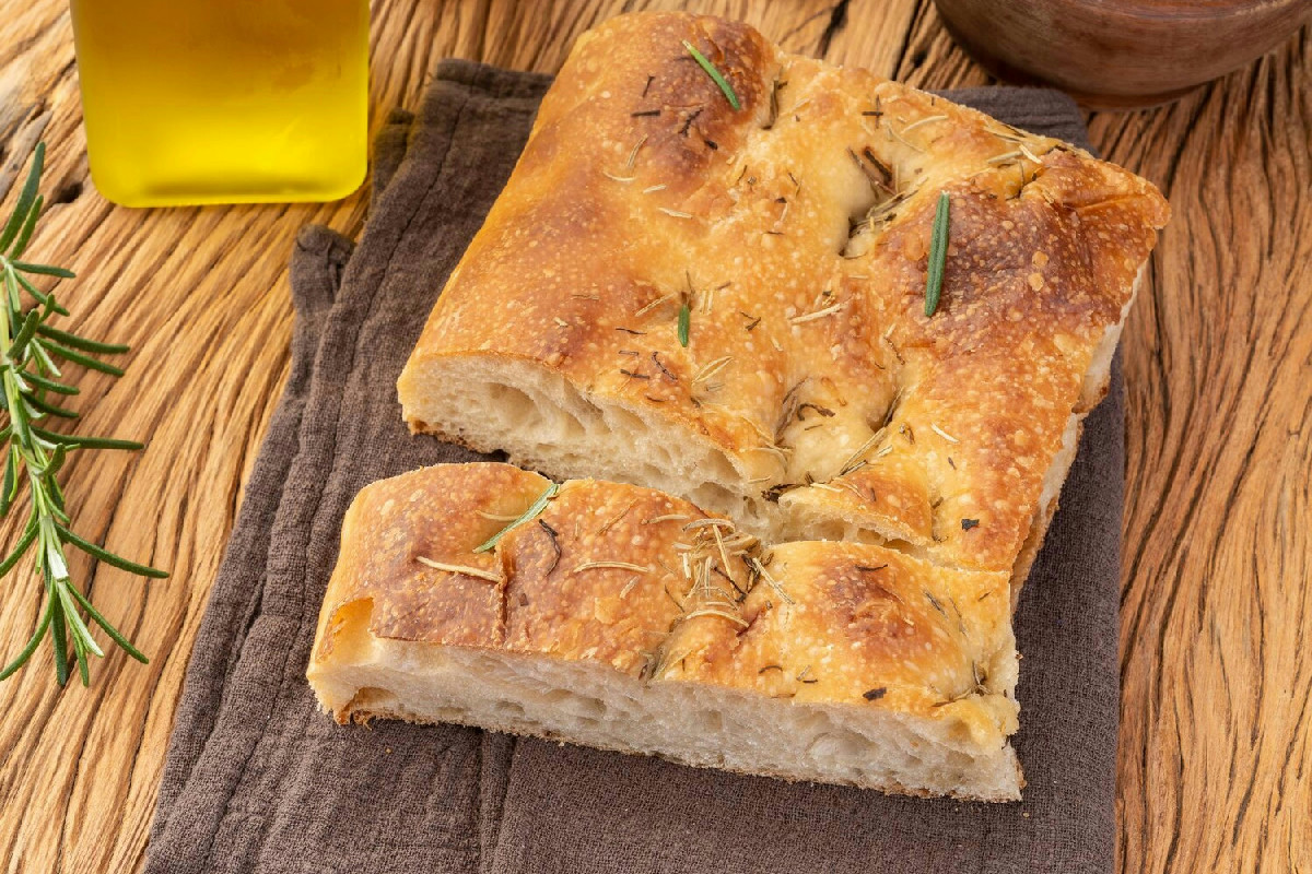 Quando la tradizione e il forno si incontrano: la focaccia genovese perfetta con consigli essenziali