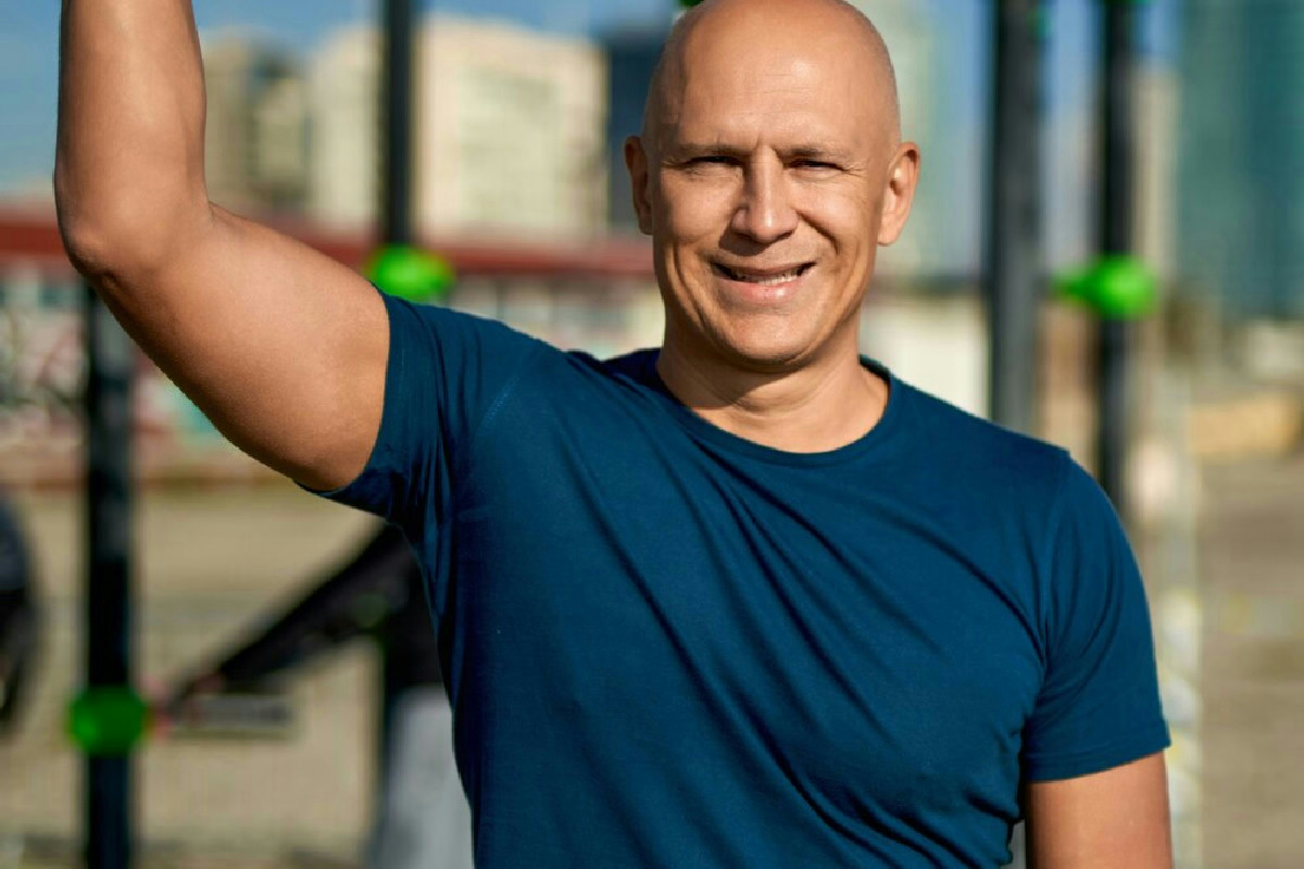 Questa breve routine mattutina rinvigorisce il corpo dopo i 50 anni con risultati efficaci garantiti